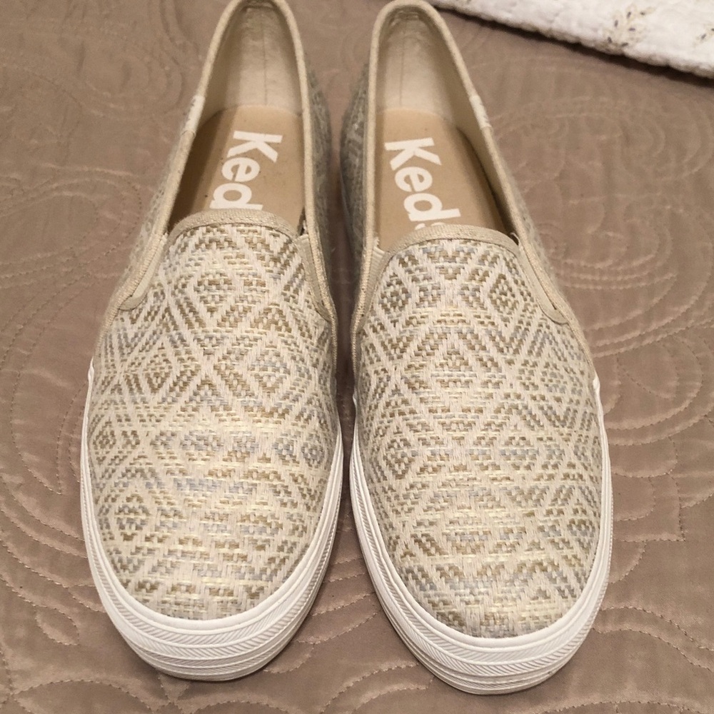 Keds Slip-On Sneakers in Beige and White Woven Pattern